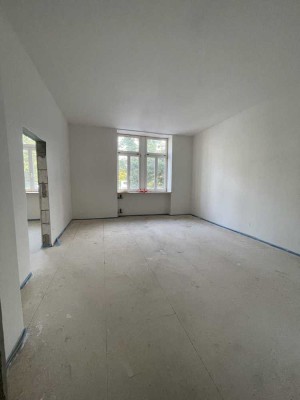 Moderne 2-Zimmer-Wohnung im denkmalgeschützten Altbau