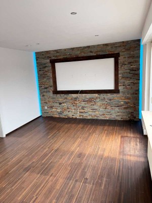 2 Zimmer Wohnung mit großer Dachterrasse/Balkon