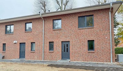 Modernes Neubau-Reihenendhaus mit 5 Zimmer in Reinbek - Wentzel Dr.