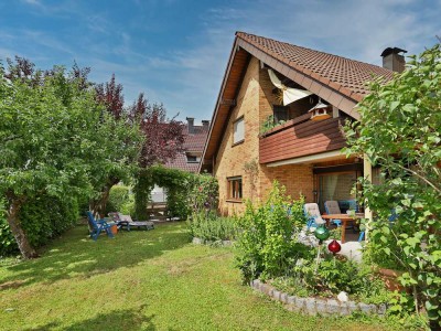 Charmantes Einfamilienhaus mit Einliegerwohnung, großem Garten und viel Potenzial