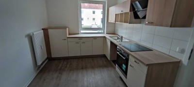 Single Wohnung mit Einbauküche...