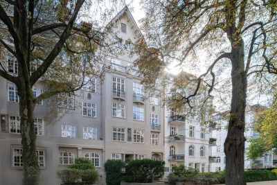 Wie im Hotel – nur schöner: stilvoll sanierte Altbauwohnung in der Isestraße!