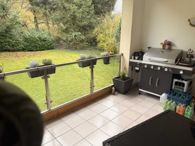 ruhige und helle gelegene Wohnung mit Balkon, wird vollst. renoviert