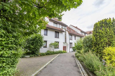2 Zimmer Etagenwohnung mit Loggia & Tiefgarage in Zuffenhausen