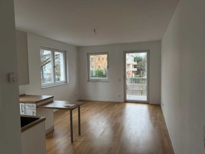 1,5-Zimmer-Wohnung mit Einbauküche und Balkon