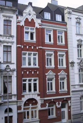 Frankenberger Viertel: Altbauwohnung mit Empore und Balkon