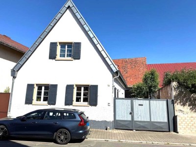 Gemütliches 4-ZKB-Haus mit Scheune in Plankstadt