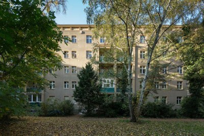 Helle 2-Zimmer-Wohnung mit Balkon im Szenebezirk Friedrichshain