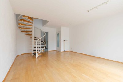 Sehr helle Galeriewohnung mit Balkon & Tiefgarage