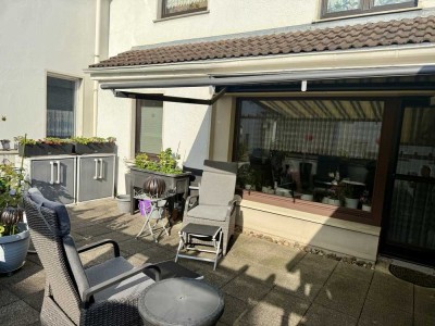 Helle 3-Zimmer-Wohnung mit großer Terrasse, Kamin & moderner Einbauküche in Wuppertal-Oberbarmen