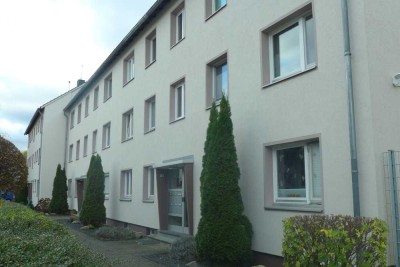 IN GUTER LAGE VON BONN - DUISDORF    3-ZIMMER -WOHNUNG IM 1. OG MIT BALKON