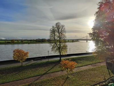 Rheinblick! Helle 3-Zimmer Wohnung an der Rheinpromenade mit Balkon im 3. OG in Krefeld-Uerdingen