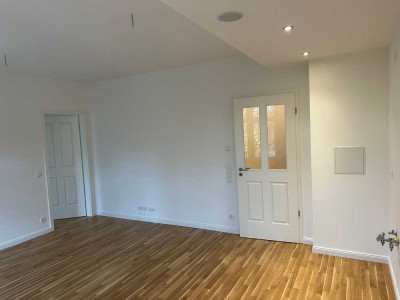 ## Energetischer Wohntraum im Denkmal mit West-Balkon, Parkett, Wohnküche, CAT-7 Netzwerk ##