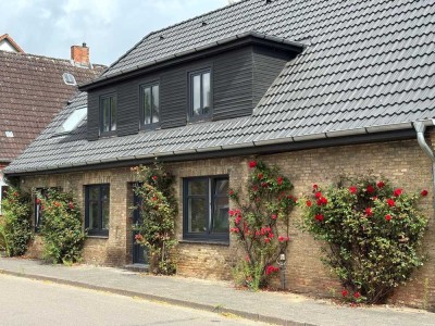 4 neue Wohnungen in charmanten Altbau - in Schleinähe