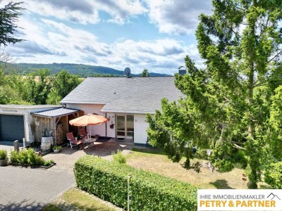 MAXIMALE AUSSICHT – FREISTEHENDES EINFAMILIENHAUS MIT PARKÄHNLICHEM GRUNDSTÜCK IN FAST-ALLEINLAGE