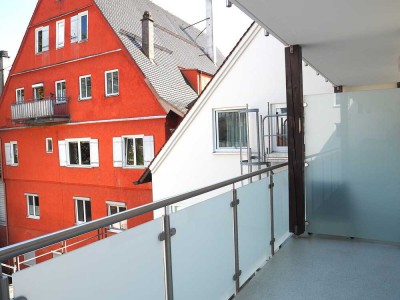Hübsche Single-Wohnung mit Balkon in der Memminger City!