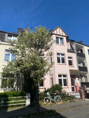Erstbezug nach Kernsanierung: Stilvolle 2,5 Zimmerwohnung in beliebter Wohnlage von Siegburg
