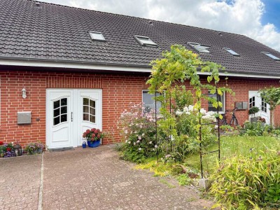 Zwei Zuhause, ein Gedanke – gepflegte Doppelhaushälften mit großem Garten in Ostseenähe!