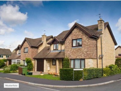 Provi frei Einfamilienhaus mit Einliegerwohnung mit Doppelgarage in 44867 Bochum -