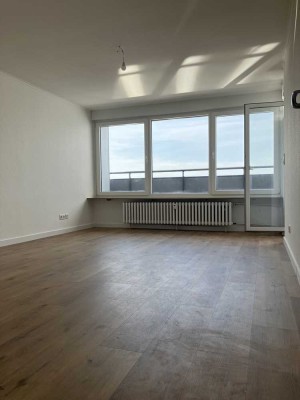 2-Zimmer-Wohnung mit Loggia und Weitblick in Leverkusen-Wiesdorf