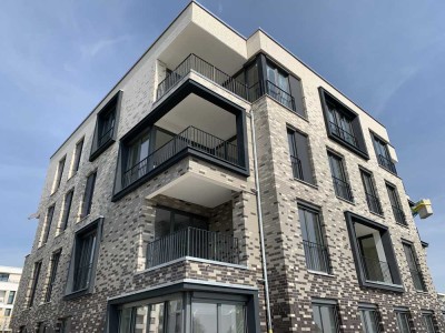 Toplage am Schweriner See,  moderne 4-Zimmer-Wohnung mit EBK und Süd-/West-Balkon