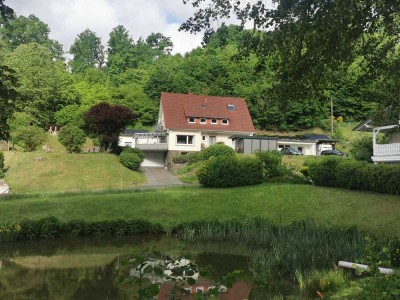 Praxis und Familienwohnhaus auf großem Grundstück, Traumhafte Lage