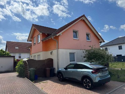 Freistehendes Einfamilienhaus in ruhiger Lage – familienfreundlich mit großem Garten & Terrasse