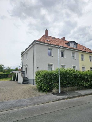 Ruhige Obergeschosswohnung im 2-Parteien-Haus mit Balkon zu vermieten