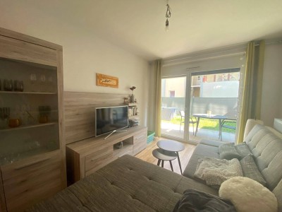 FÜR ANLEGER! Vermietete 2-Zi.-Wohnung mit Terrasse, Garten, Küche, Keller und Parkplatz in Feldbach