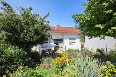 Familienidyll am Hünerberg - vielseitige und geräumige Doppelhaushälfte mit großem Grundstück!