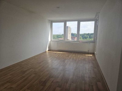 Work in Progress: renovierte 2-Zimmer-Wohnung mit Balkon zentral in Delmenhorst-City!