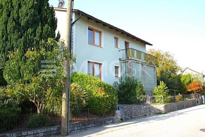 2 Familenhaus am Stadtrand mit Potential und Zusatzeinkommen!