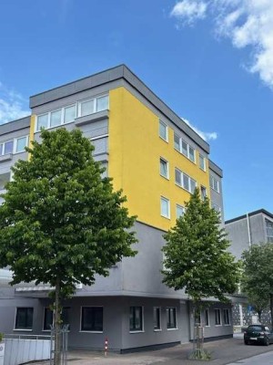Großzügige 4-Zimmer-Wohnung mit Aufzug und Loggia!!