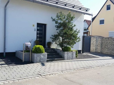 Neuwertiges 7-Zimmer-Einfamilienhaus mit Einbauküche in Burgau