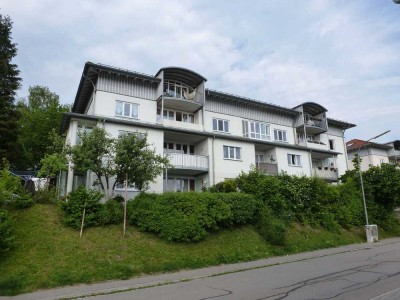 Eine tolle Wohnung mit Balkon und Wintergarten