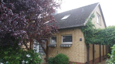 Einfamilienhaus mit Keller, Garage, Wintergarten in 23845 Oering