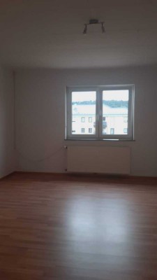 Schöne 4-Zimmer-Wohnung mit 2 Balkonen und Garten in Siersburg