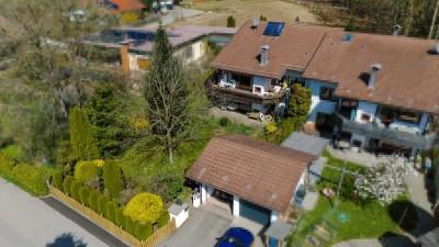 Charmante Doppelhaushälfte: viel Platz für die Familie mit schönem Garten und tollem Bergblick