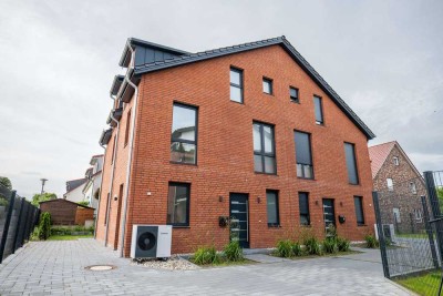 Moderne Doppelhaushälfte mit viel Platz in ruhigem Wohnumfeld von Burgdorf