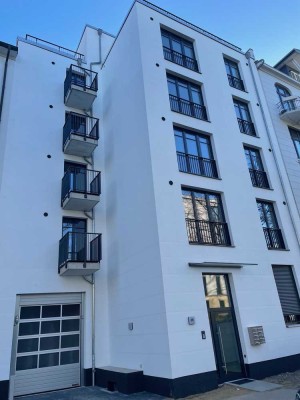 *** NEU - HH-UHLENHORST - Exklusive 3-Zi.-Wohnung mit gr. Garten in alsternaher Lage ***