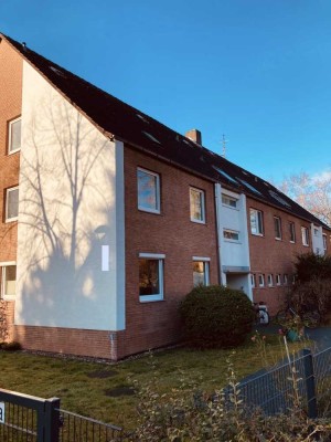 Großburgwedel: Charmante 4-Zi-Whg mit Loggia und EBK