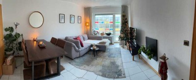 Top gepflegt 2 Zimmer Wohnung, großer umlaufender Balkon, besser gehts nicht!
