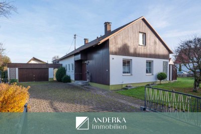 Einfamilienhaus mit großzügigem 822 m² Südgrundstück:  Wertige Basis & sehr viel Potenzial!