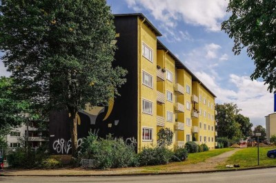 Zentrale Wohnung mit zwei Loggien sucht Nachmieter // 4.OG links