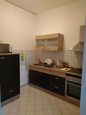 Großzügige möblierte 1-Zimmer mit Laminat und Balkon in Toplage an Wald und Klinik!