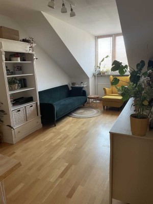 traumhafte 2-Zi. Wohnung im DG - Harras/Sendling