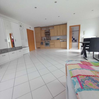 Schöne 1 Zimmer Wohnung mit kleiner Terrasse und Stellplatz