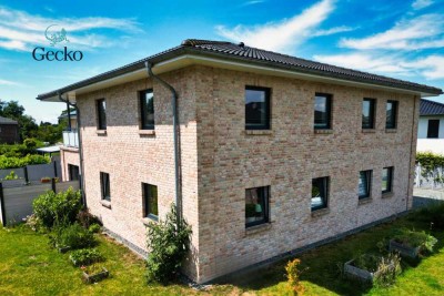 OG-Wohung in moderner Stadtvilla - Top-Lage in Husum: 3–4 Zimmer, 125 m², Balkon und Carport