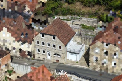 VIEL PLATZ FÜR DIE GANZE FAMILIE: HISTORISCHES – WOHNHAUS MIT SONNIGER DACHTERRASSE IN MARKTBREIT