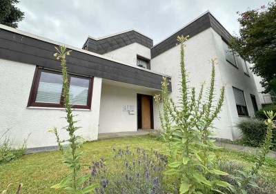 Stadtnaher Wohntraum: geräumige 5,5 - Zimmer-Wohnung mit Garten und gemütlicher Terrasse